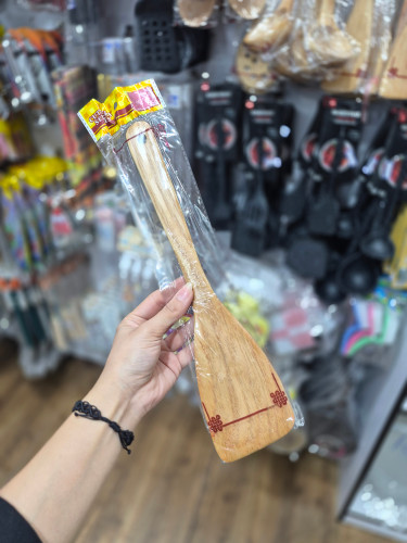 کفگیر چوبی سر کج
