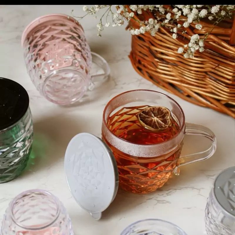 لیوان اکرولیک درب دار